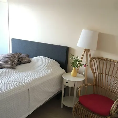 Goahti Apt- Central, River View, Top Floor *